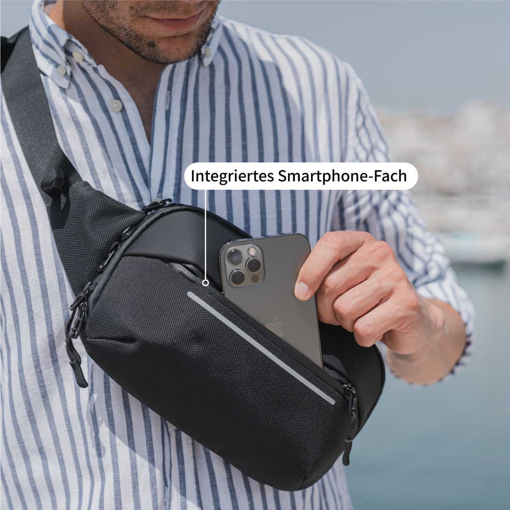Die Crossbody Bag verfügt über ein separates Smartphone-Fach