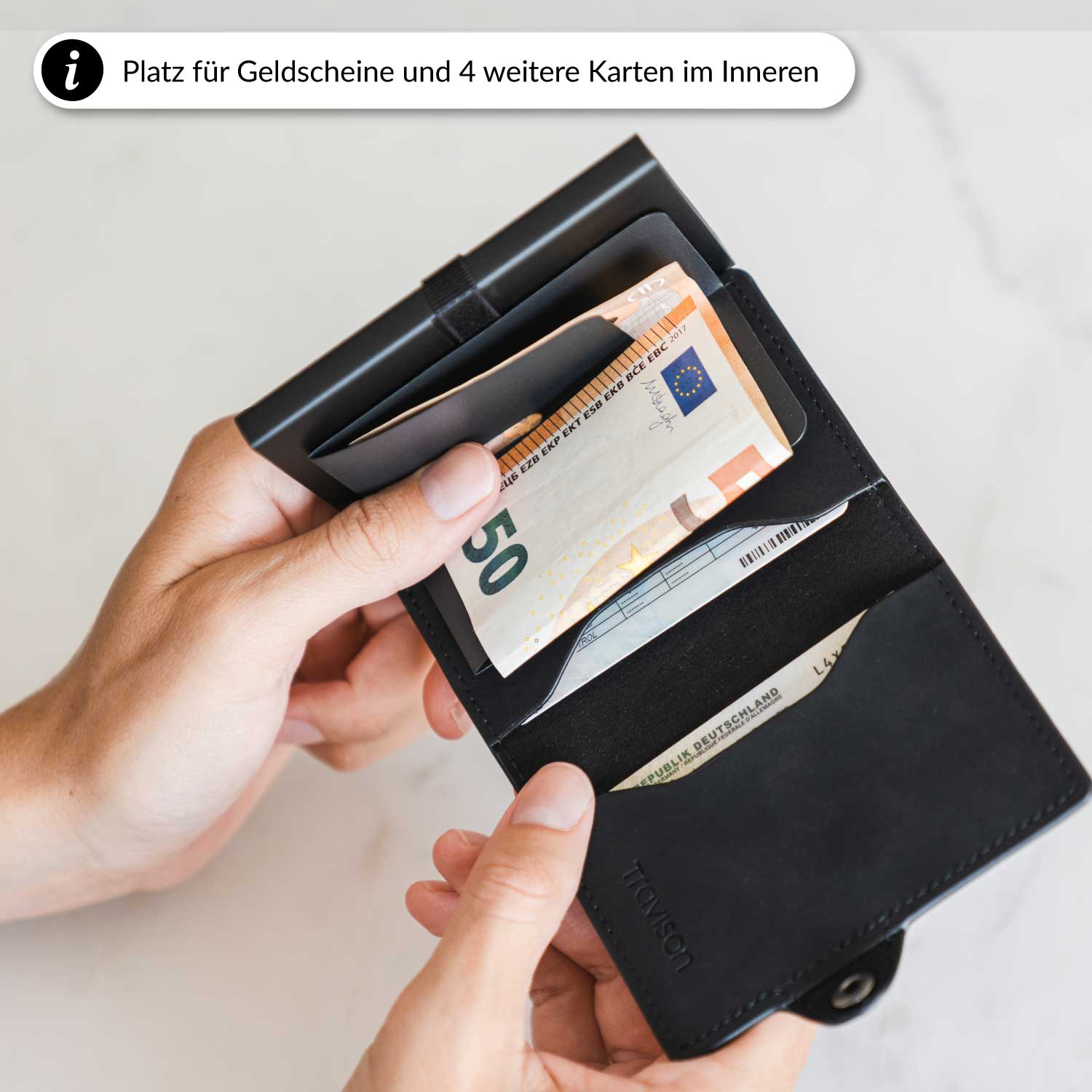 Im Smart Wallet finden Geldscheine und Karten Platz/Schwarz/Ja