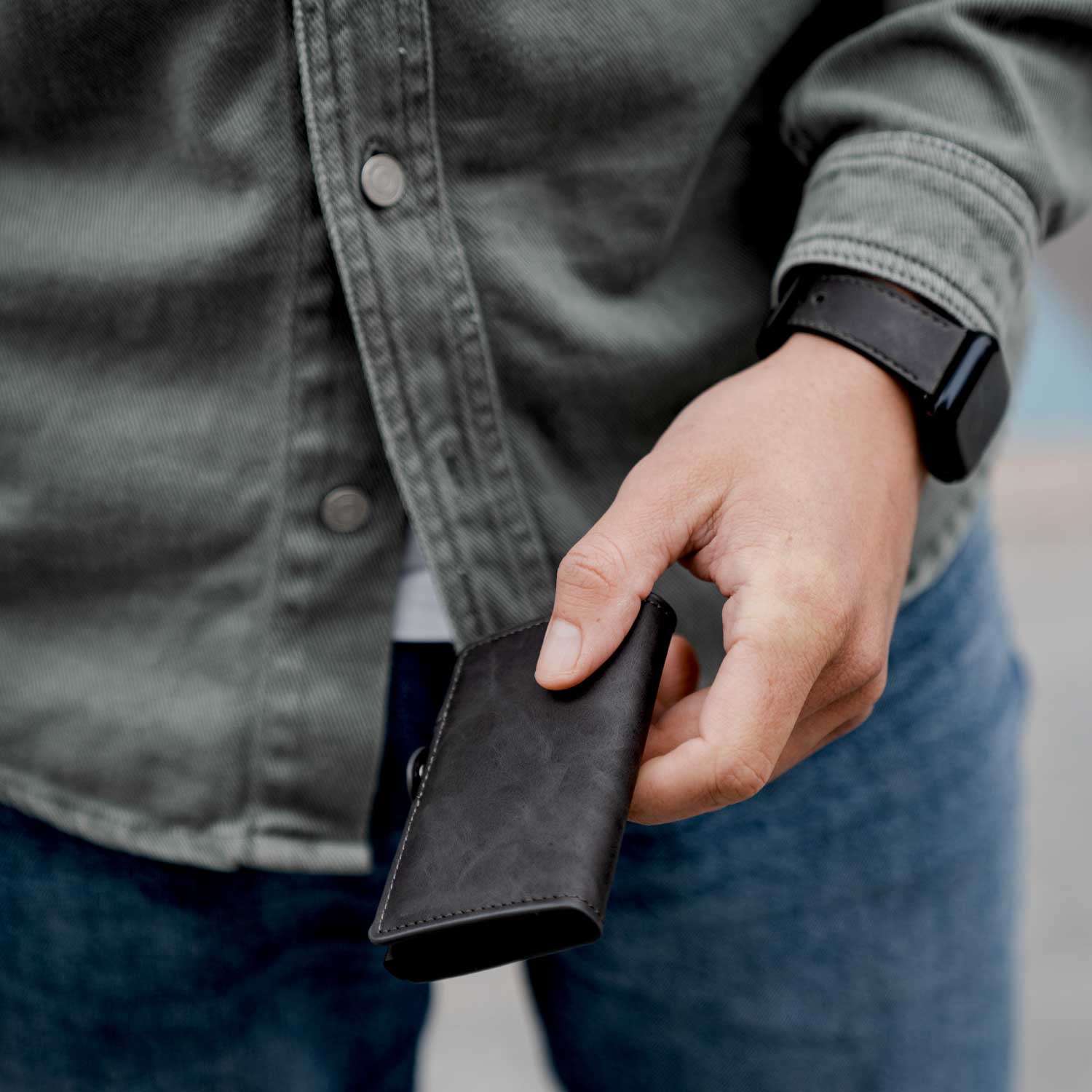 Modernes Smart Wallet für den modebewussten Mann